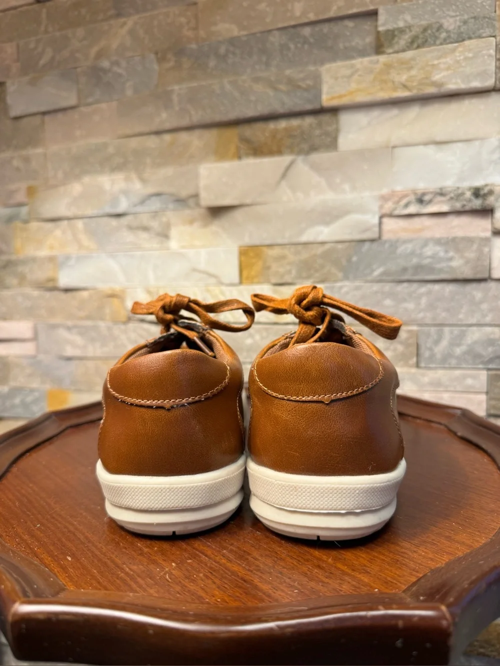 Boys Sz 2M Deer Stags Kane Brown Shoe Sneaker White Traction Sole